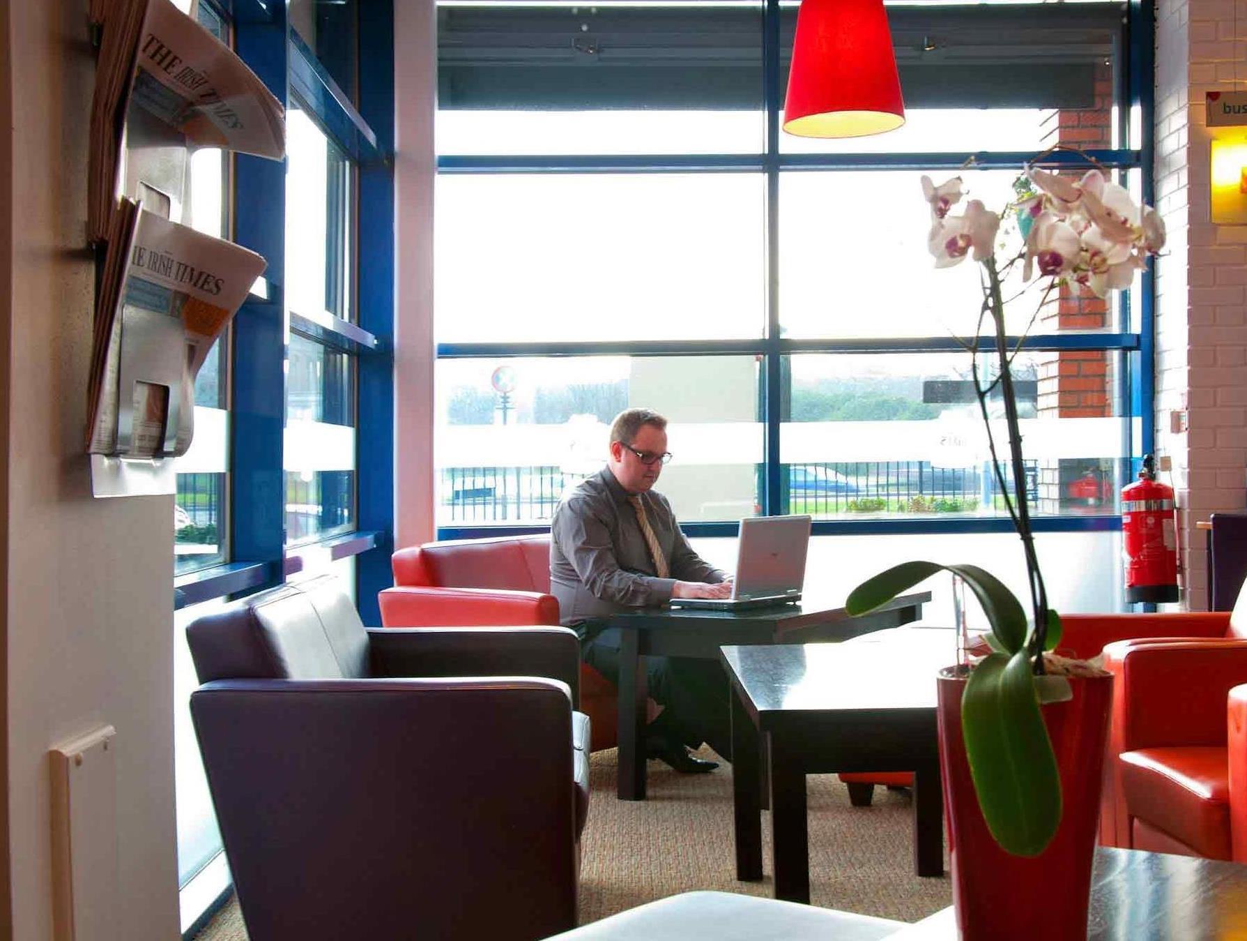 Отель Ibis Birmingham Bordesley Экстерьер фото